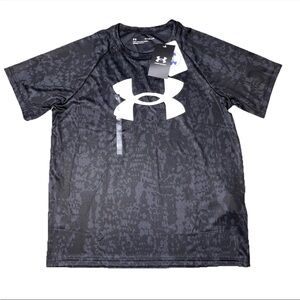 Under Armour Black Grey Athletic Logo Short Sleeve Shirt Boys Large NWT